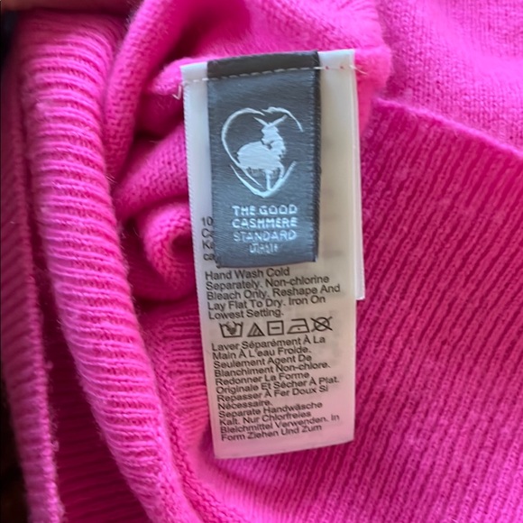 J. Crew Women's Neon Pink Cashmere Classic Fit Sweater - Picture 4 of 4
